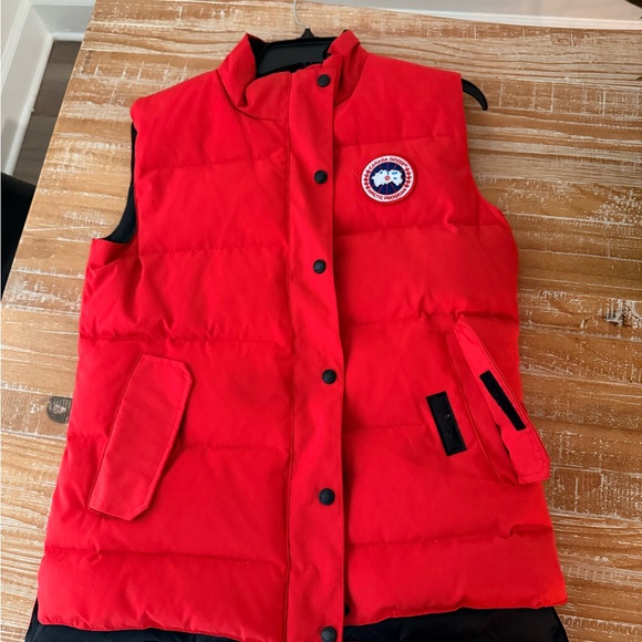 Canada Goose Freestyle Down Vest – Red – Women’s Size M - Picture 8 of 10